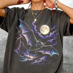 Vintage Bat Shirt For Women, Men, Spooky Season, Oversize, Unisex Comfort Colors T-shirt Pepper