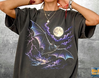 Vintage Bat Shirt For Women, Men, Spooky Season, Oversize, Unisex Comfort Colors T-shirt