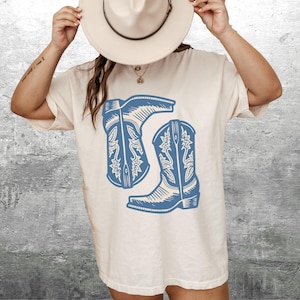 Vintage Western Shirt, Cowboy Boots Shirt, Womens Western Cowgirl Shirt, Trendy Graphic Tee, Oversize, Womens, Mens, Unisex Comfort Colors