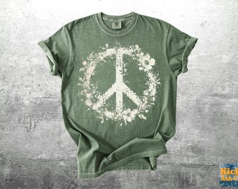 Boho Floral Peace Shirt, Retro Vintage Style, Oversize, Womens, Unisex Comfort Colors T-shirt