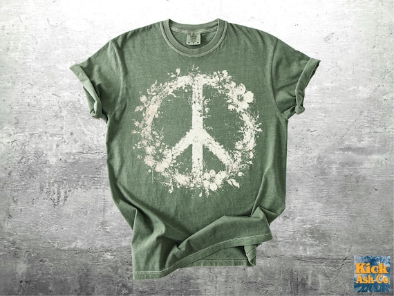 Boho Floral Peace Shirt, Retro Vintage Style, Oversize, Womens, Unisex Comfort Colors T-shirt