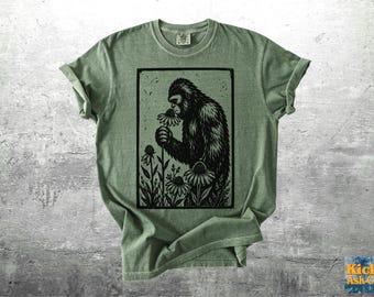 Vintage Sasquatch Shirt, Funny Cryptid Tee, Oversized, Womens, Mens, Comfort Colors T-shirt