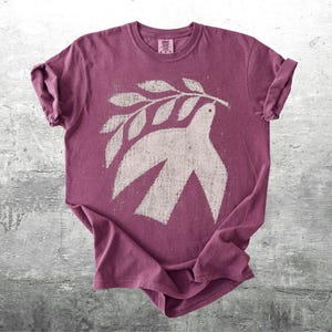 Boho Peace Shirt, Retro Vintage Style, Oversize, Womens, Unisex Comfort Colors T-shirt Berry