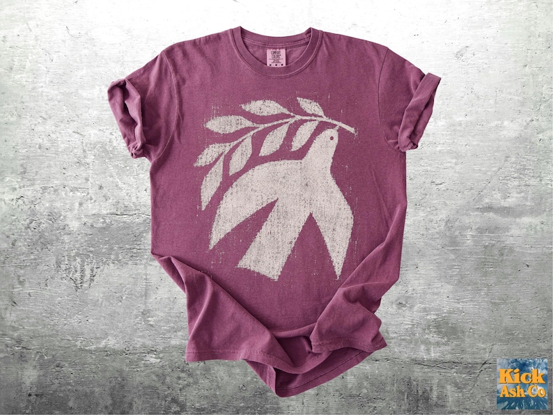 Boho Peace Shirt, Retro Vintage Style, Oversize, Womens, Unisex Comfort Colors T-shirt Berry
