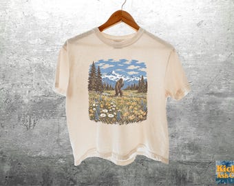 Camiseta corta vintage de Sasquatch, divertida criatura críptida, para mujer, unisex, Comfort Colors Boxy 3023CL