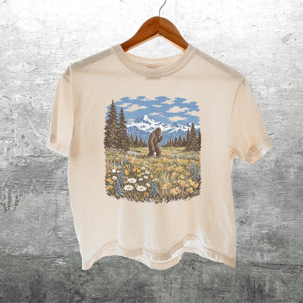 Vintage Sasquatch Crop Tee, Funny Cryptid, Womens, Unisex Comfort Colors Boxy 3023CL T-shirt