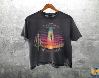 Vintage Funny Cat Meme Shirt, Flying Saucer, Retro Graphic Tee, Comfort Colors Crop Top Boxy Tee 3023CL T-shirt, Womens, Unisex