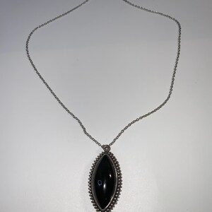 silvertone large black stone pendant necklace 20”