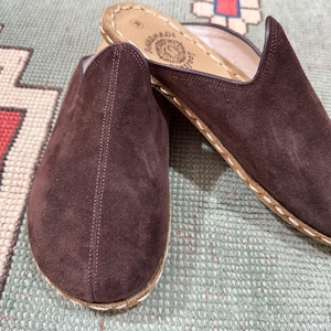 Men&#39;s Wide Toe Suede Slippers: Barefoot Walking Shoes