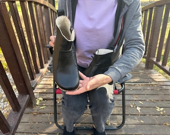 Botas cortas minimalistas de piel para mujer: negras, hechas a mano.