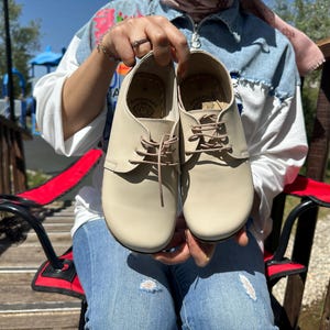 Handmade Leather Barefoot Oxfords: Grounding Shoes for Women