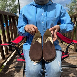 Handmade Leather Barefoot Shoes: Women&#39;s Minimalist Grounding Shoes
