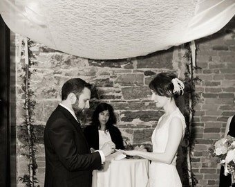 Chuppah aus Organza und Spitze für die Hochzeit - vieräsige Chuppah