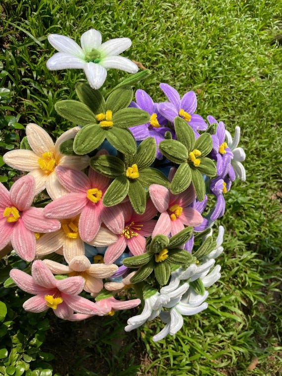Colorful Lily | Handmade Lily | Handmade Pipe Cleaner Flower Basket | Mom Gift | Home Decor, Gift For Her, Anniversary Gift, Wedding Bouquet