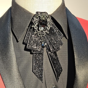 Glittrig svart broschfluga: Herrbröllopsmedaljong