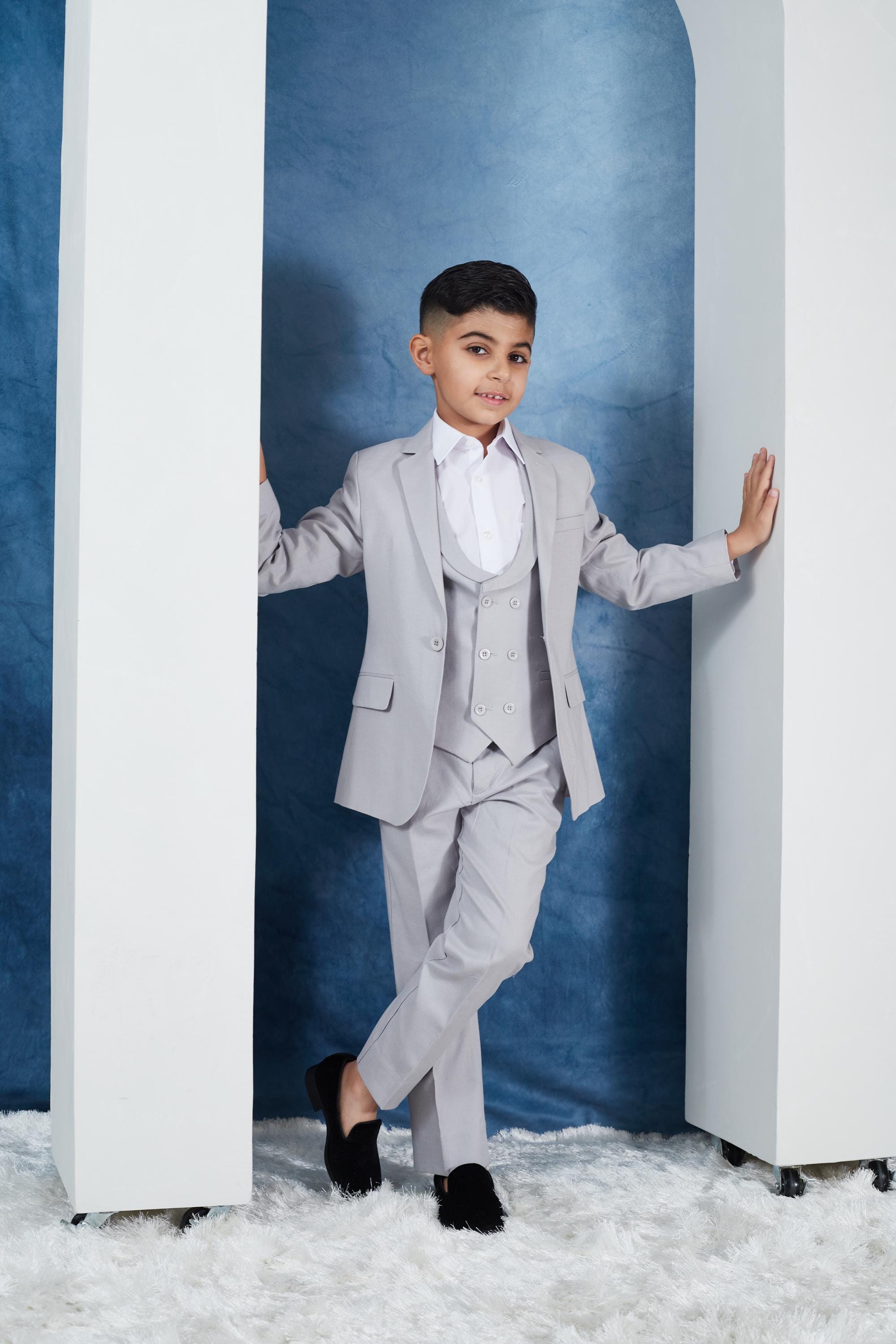 BNWT Plain Grey Formal Page Boy 4 piece Vest Suit Size 0000 - 16
