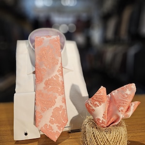 Peach Paisley Necktie Set: Textured Tie and Pocket Square