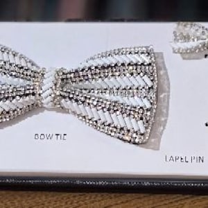 Men&#39;s Bling Bow Tie and Lapel Pin Novelty Set in white and silver  color