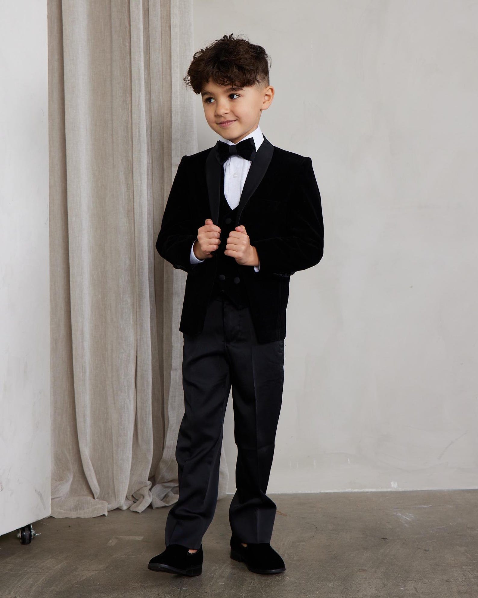 Boy's 5-Pieces Navy Velvet Tuxedo Set main image 0
