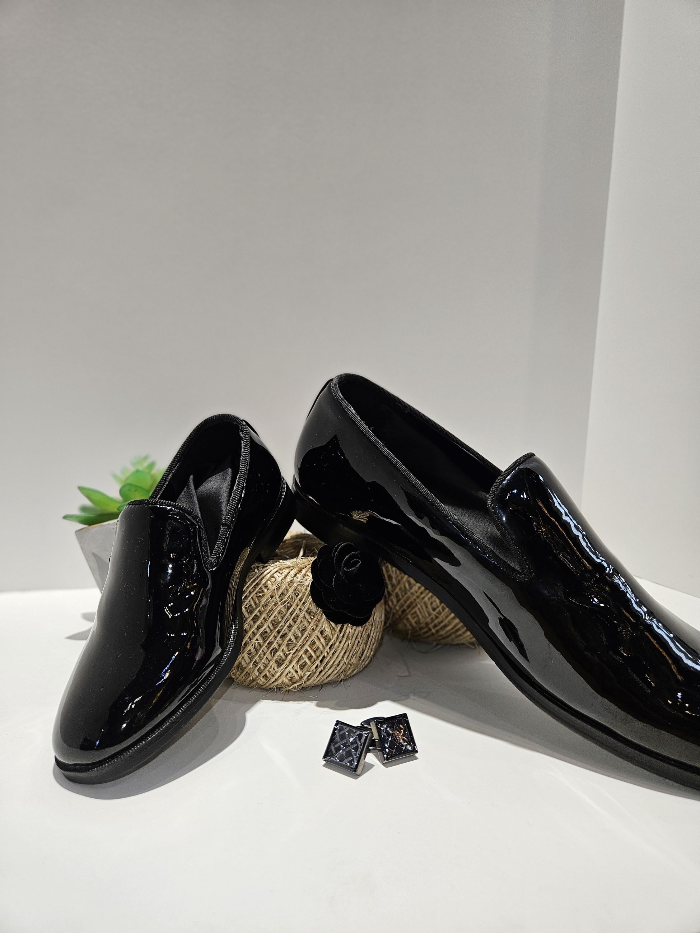 Men\'s Black Velvet and Patent Slip-On Loafers with Gold Crest Amazon.com | Justar Men main image 3