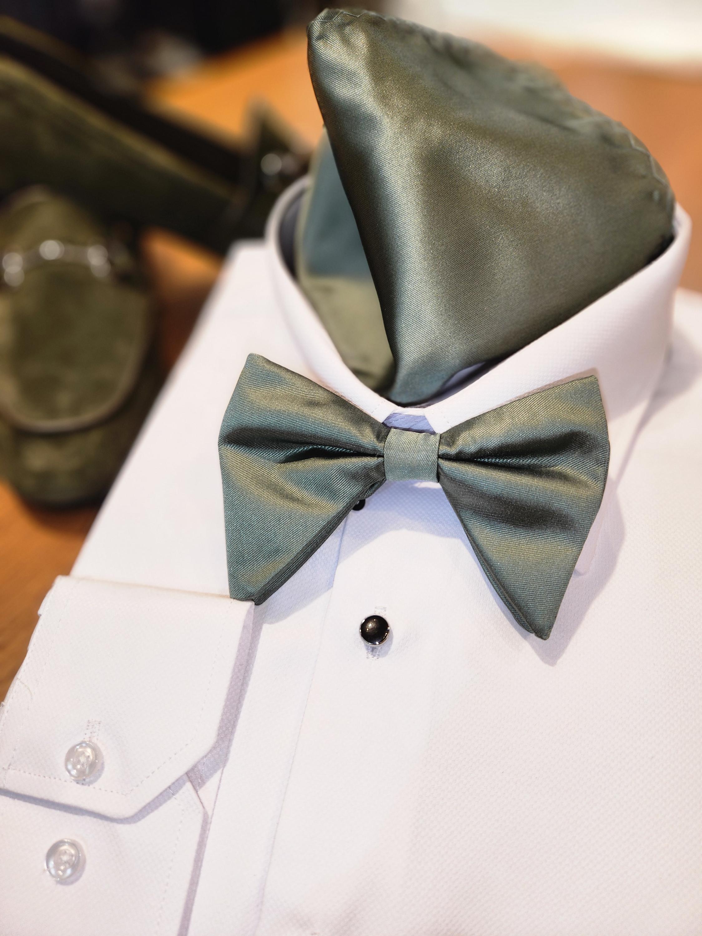 Men's Long ( Sage Green )  color  Satin Bow Tie and Hanky Set