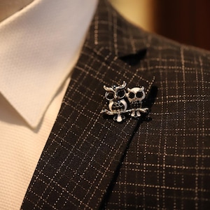Owl Brooch Pin: Elegant Luxe Gold & Silver Plated Alloy