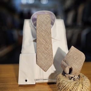 Krawatten-Set aus Baumwolle ( Hellbraun ) für Hochzeiten, Abschlussbälle, formelle Verabredungen, Aufführungen und sogar alltäglichen Gebrauch.