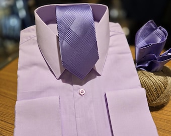 Fliederfarbenes Laydown Collar Dress Shirt: Formelles Herrenhemd mit französischer Manschette
