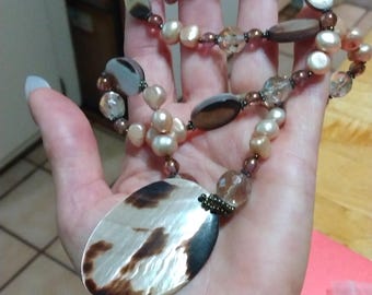 1980s Mother of Pearl, freshwater pearls, shell discs and glass bead 18" necklace