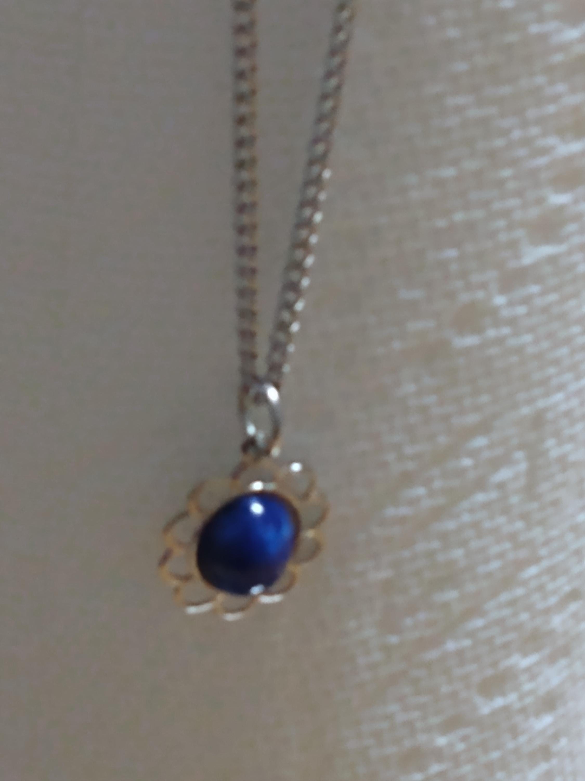 Collier Fantaisie Femme - Perles Argentées, Petites Fleurs, Pierres Bleu Clair