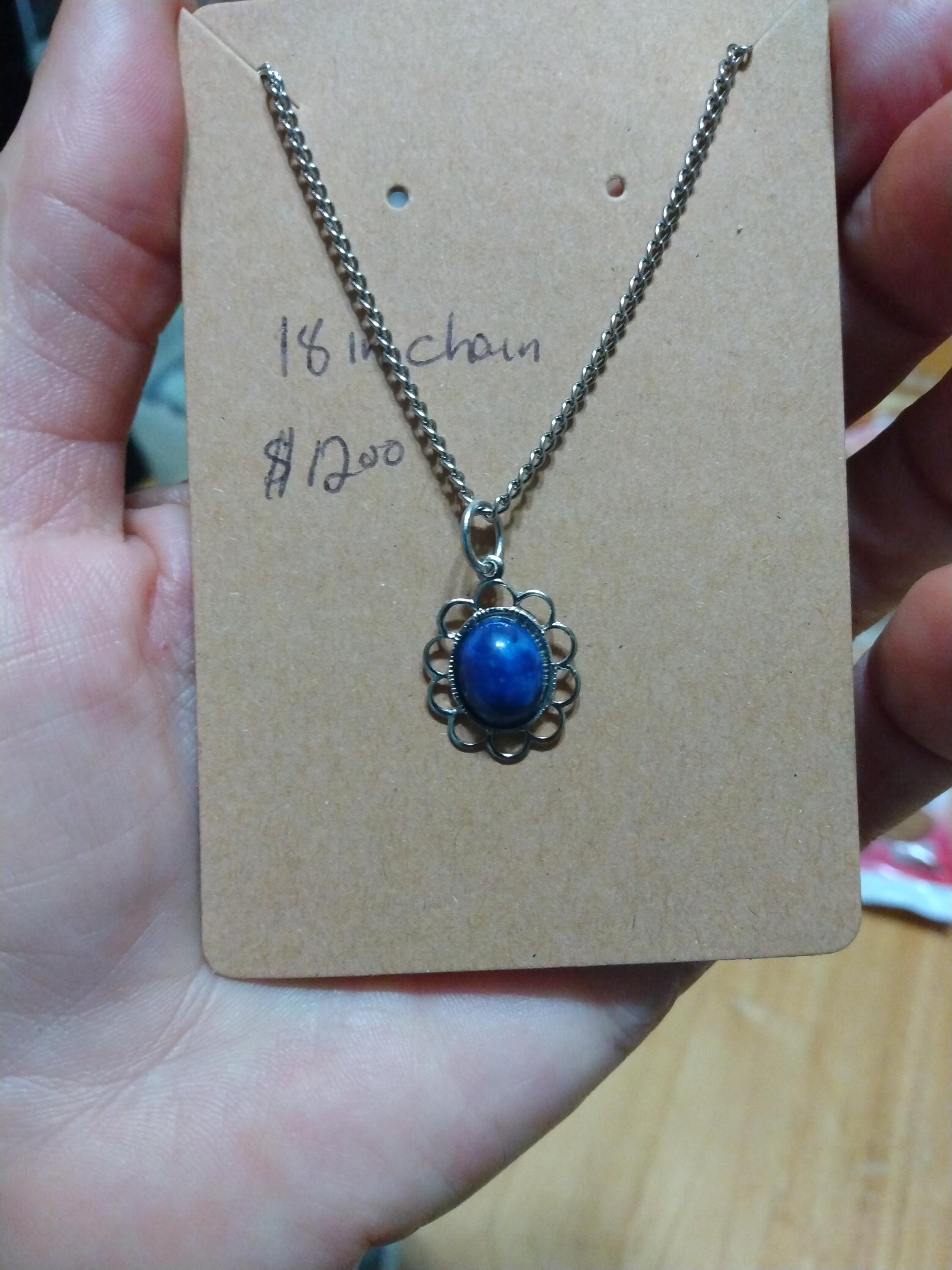 Collier Fantaisie Femme - Perles Argentées, Petites Fleurs, Pierres Bleu Clair