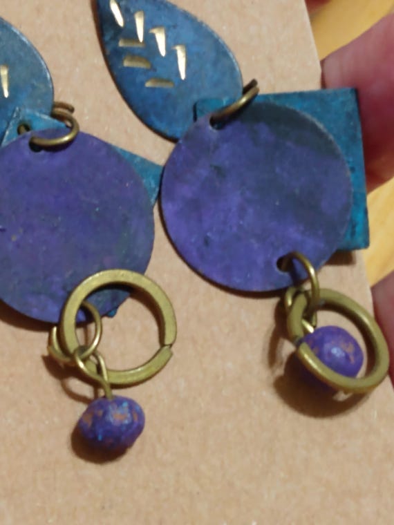 Layered etched brass post dangle earrings - image 5