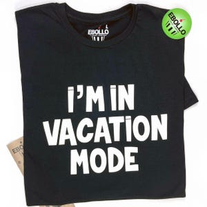 お父さんシャツ「私は休暇モード」 - 男性用おもしろシャツ、休暇Tシャツ、夫へのギフト、リラックススタイルTシャツ