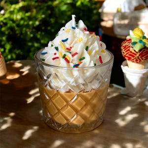 Eis Duftkerze: Dessert Kerze aus Sojawachs mit Streuseln