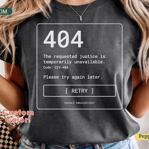 Könnte beinhalten: Dunkelgraues T-Shirt mit weißer "404" Fehlermeldung, die vorübergehende Nichtverfügbarkeit anzeigt. Enthält "Retry" und "Contact Administrator". Individuelle Farbe.