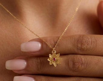 Halsband med födelsesten i guld