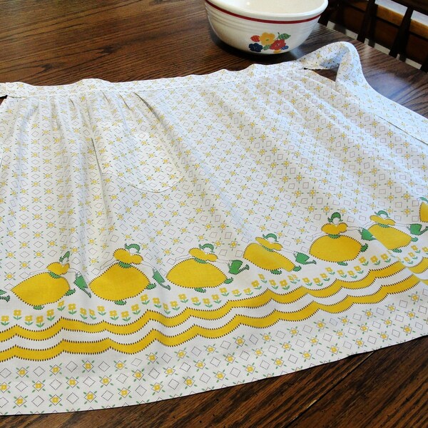 Vintage 50s Half Apron - Yellow & Green Dutch Bonnet Girls Watering the Daisy Flowers - Printed Cotton Border Fabric - NOS Handmade