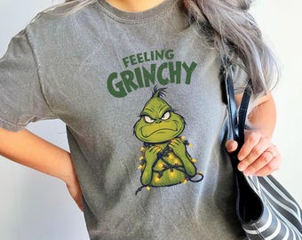 Gefühl Grinchy Weihnachtshemd, lustiges Feiertags Grinch Lichter Design, niedliches grünes Charakter Weihnachtst-stück, festliche mürrische Weihnachten Png, Grinch Png