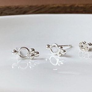Boucles d'oreilles en argent - puces d'oreilles boho - perçage hélix tragus -  boucle minimaliste - boucle d'oreille en argent sterling