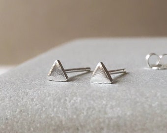 Tiny triangle studs, Silver triangles studs, Tiny triangle  earrings, second hole piercing, helix triangle earrings, geometric studs