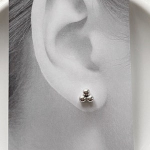 Silver dots studs, small dots earrings, recycled silver, minimalist earrings, 3 silver dots, dainty studs earrings, everyday wear
