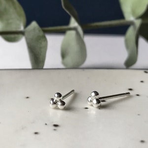 Tiny dots studs, Tiny dots earrings, recycled silver, minimalist earrings piercing, second hole, Tiny silver dots studs earrings image 2
