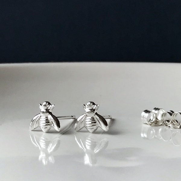 Boucles d'oreilles abeilles - Abeilles en argent - Bijou insecte - dormeuses - Minuscules boucles d'oreilles abeilles en argent sterling