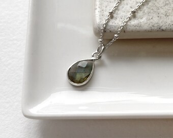 houseofgems Sterling Silver Natural Lodolite Small Teardrop Shaped Gemstone Pendant Necklace houseofgems Sterling Silver Natural Lodolite Small Teardrop Shaped Gemstone Pendant Necklace