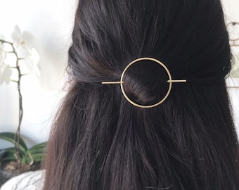 Minimalist gold hair accessories, brass hair clip, gold hair clip, round barrette, hair pin, gold hair slide, geometric hair clip