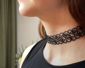 Handmade Frivolite Lace Choker: Victorian Gothic Tatting Necklace