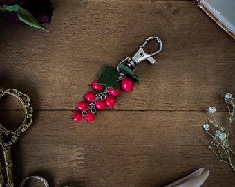 Red Currant Bag Charm Keychain – Handmade Polymer Clay Berry Accessory with Leaves, Whimsical Fruit Purse Charm, Cottagecore Gift for Her