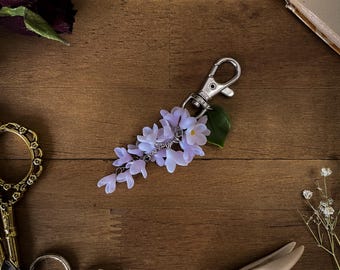 Lilac Flower Bag Charm – Handmade Polymer Clay Floral Keychain, Lavender Purse Accessory, Cottagecore Aesthetic Gift Nature-Inspired Jewelry