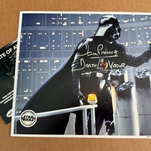 Darth Vader 8x10 Official Pix photo signed by Dave Prowse