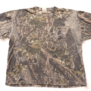 Vintage CAMOUFLAGE 90s PREDATOR Camo Hunting real tree boxy oversize camo short sleeve POCKET t shirt -- Size 3xl -- free shipping U.S.A.